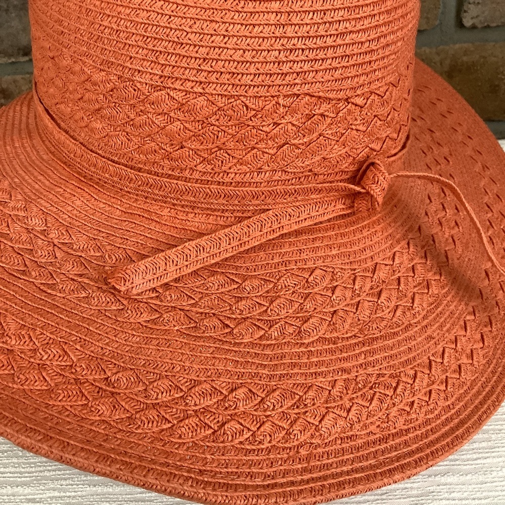 BIJOUX TERNER Floppy Orange Straw Sun Hat - Picture 9 of 9